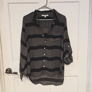 She button down collared stepped short